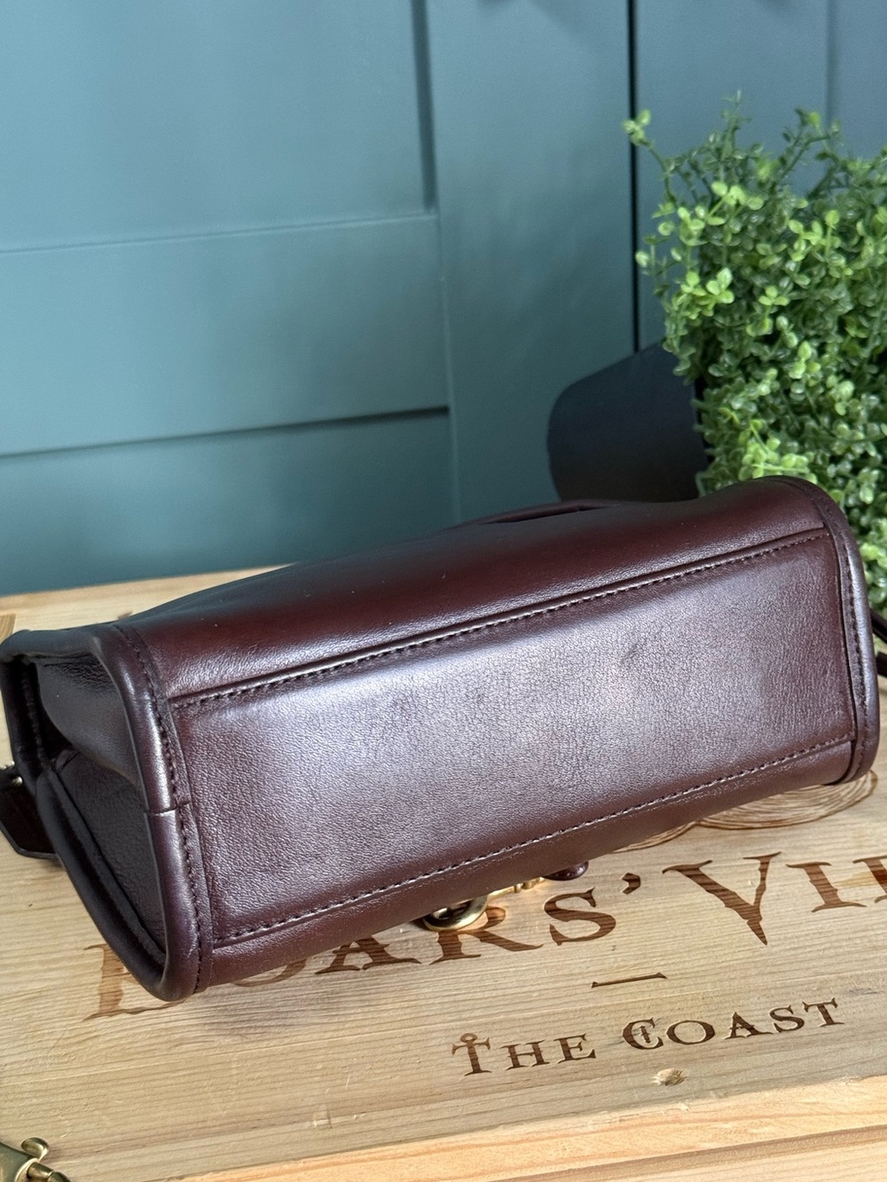 Vintage COACH Regina 9983 in Mahogany  Brown Gloved Tanned Leather Crossbody A++ - Picture 7 of 14